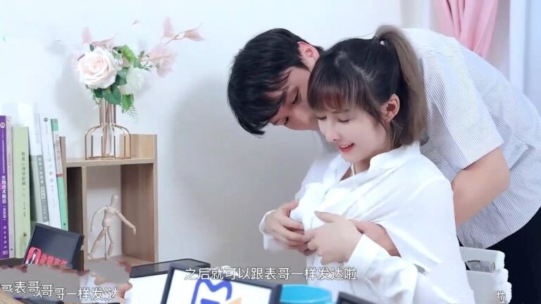Anh trai dạy làm tình cho em gái xinh đẹp khi đang kèm thi