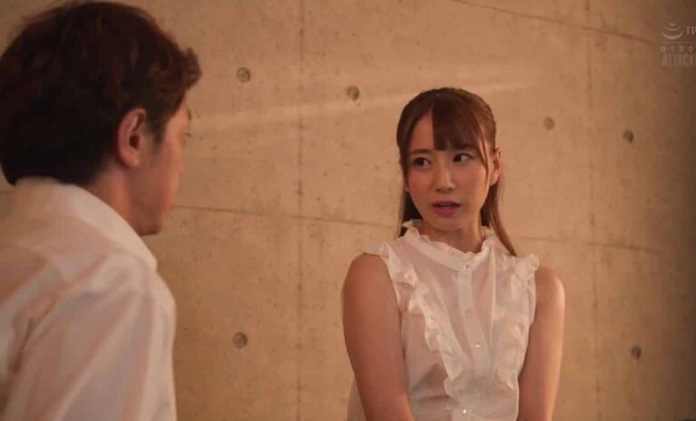 Cậu học sinh cá biệt gạ địt cô giáo cho các bạn cưỡng hiếp