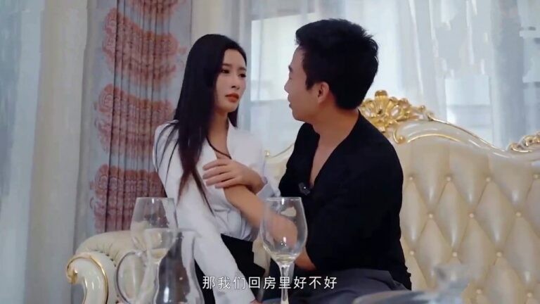 Đụ nữ nhân viên bán bảo hiểm dâm đãng cực dâm